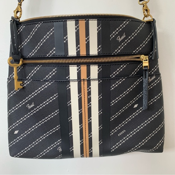 Fossil Fiona Crossbody Bag Black Zip Closure Front Back Pockets - Picture 2 of 13